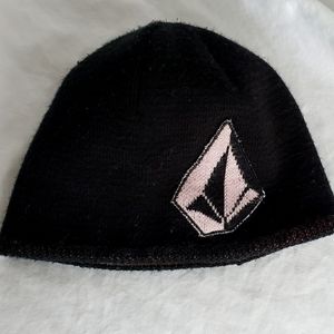 Volcom reversible black and light pink beanie
